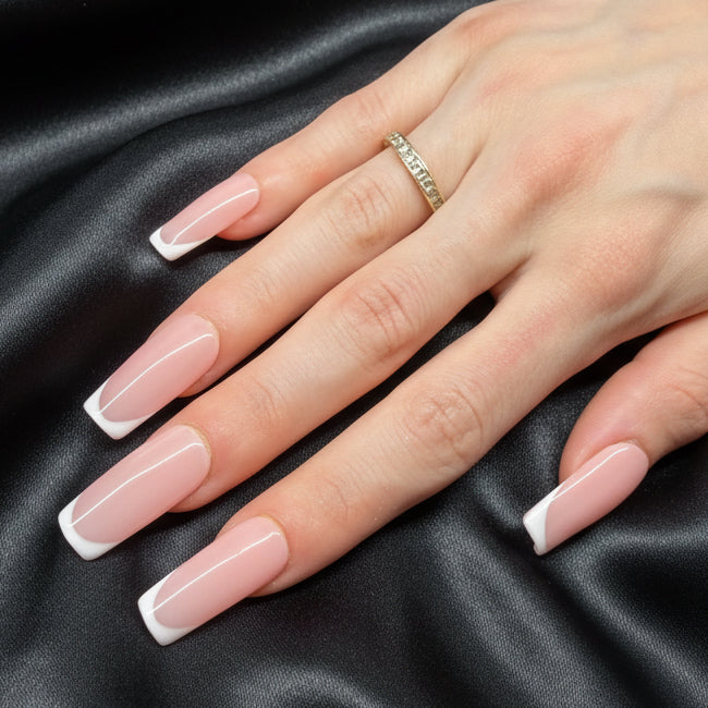 Press on nails • Glow French